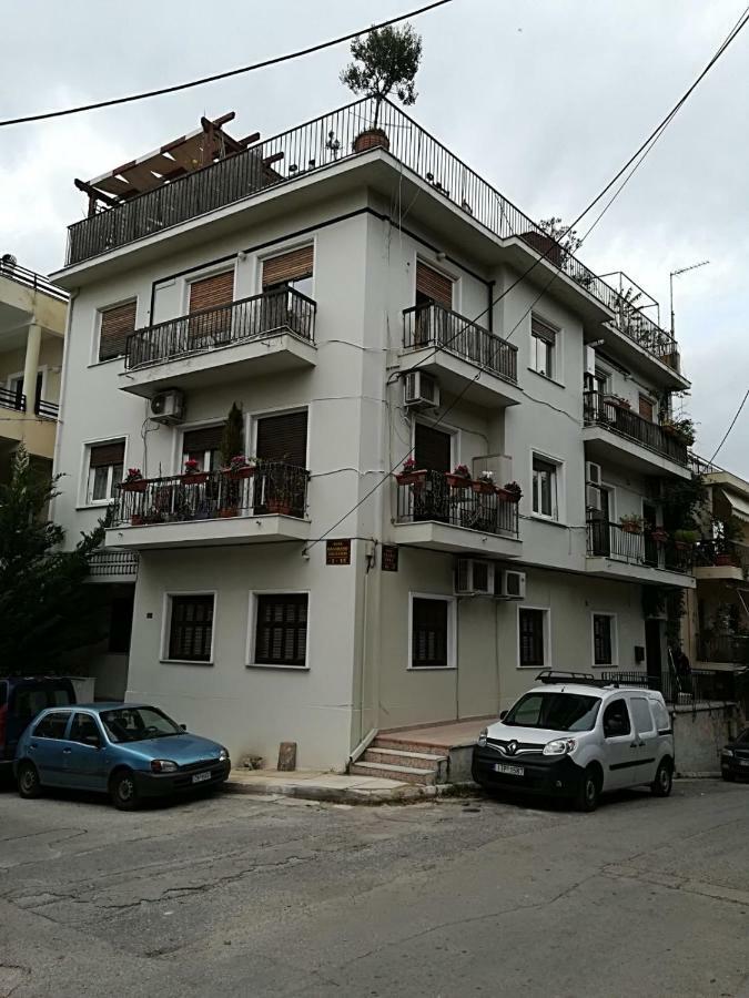 Spacious Apartment Near Acropolis With Roof Garden Atenas Exterior foto