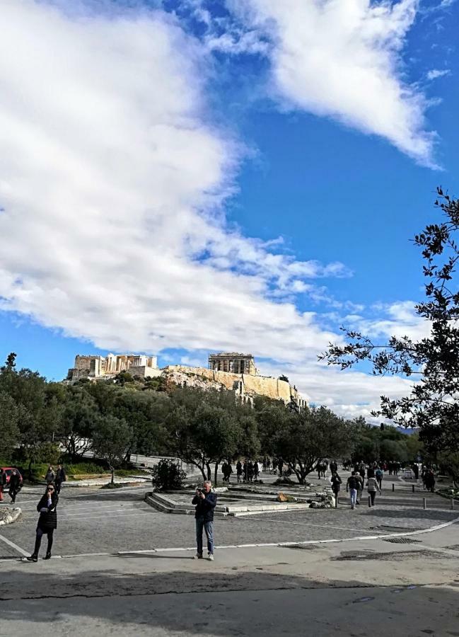 Spacious Apartment Near Acropolis With Roof Garden Atenas Exterior foto